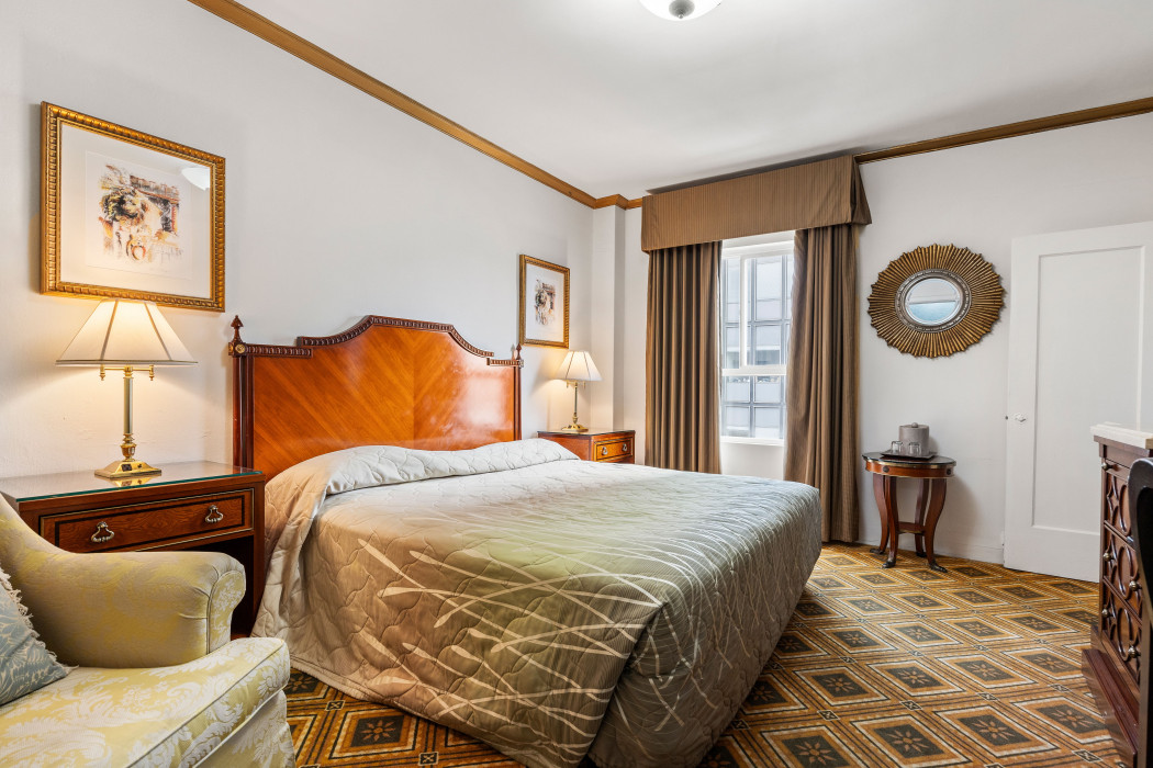 Deluxe King Bed