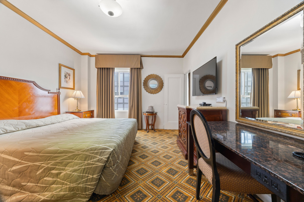Deluxe King Bed