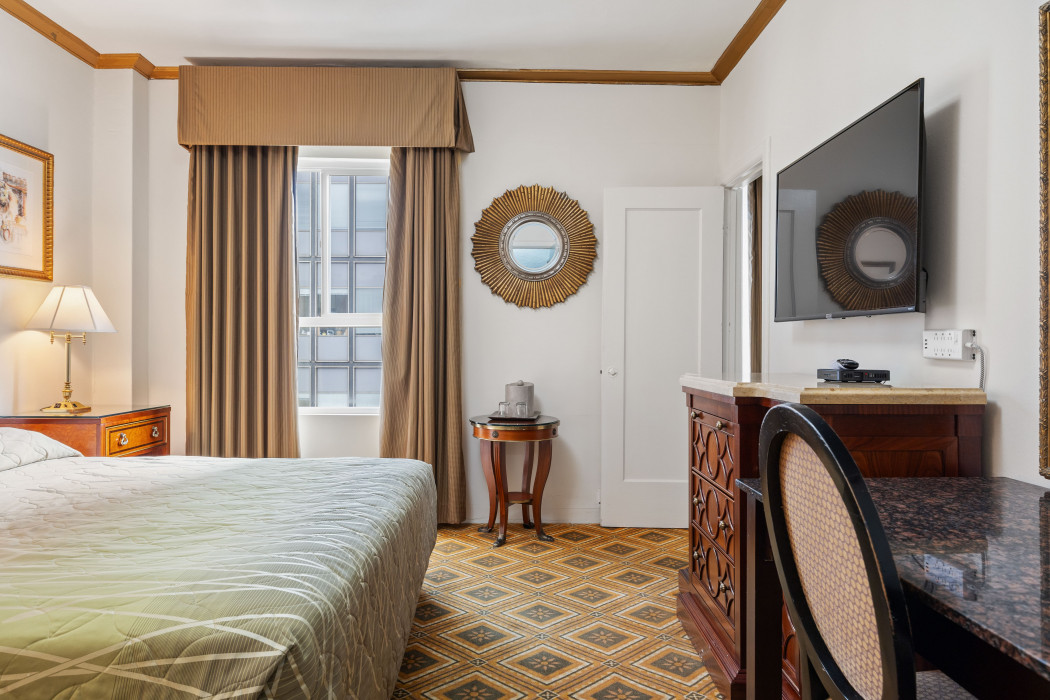 Deluxe King Bed